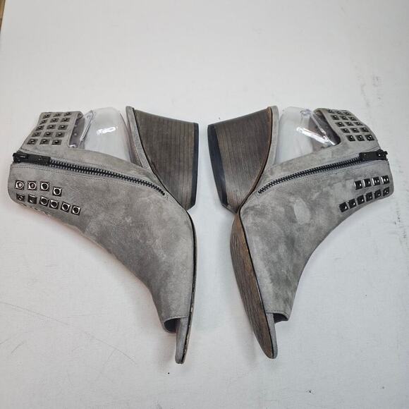 Donald Pliner 10M Gray studded suede leather Janesp Peep toe Booties Zip closure - Picture 3 of 16